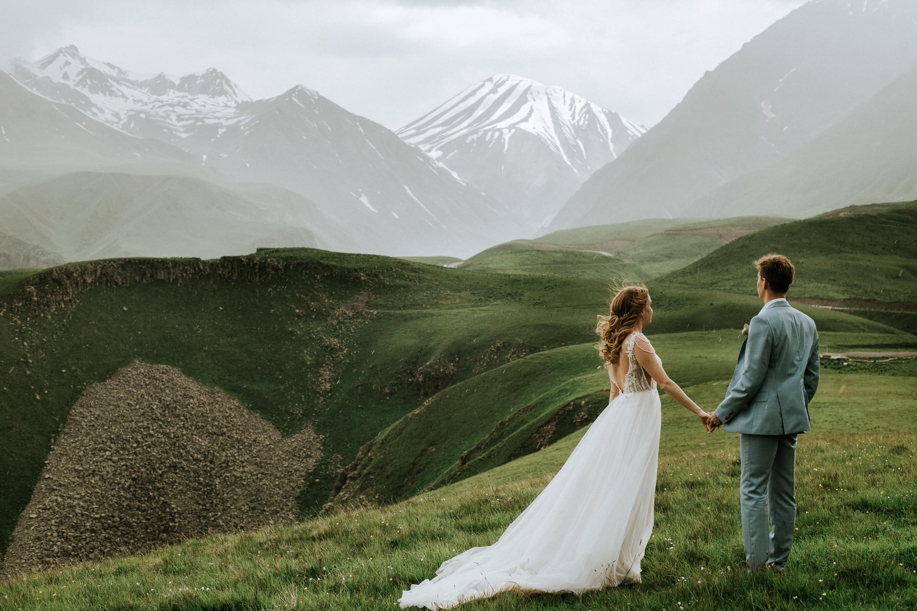 Wedding in the Mount Inn Kazbegi ⋆ Ori wedding agency.